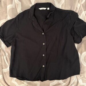 Uniqlo Women's Black Button-Down Shirt